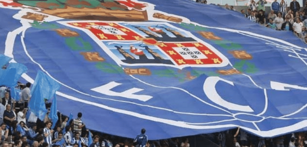 Mais um defesa da Premier League a caminho do FC Porto