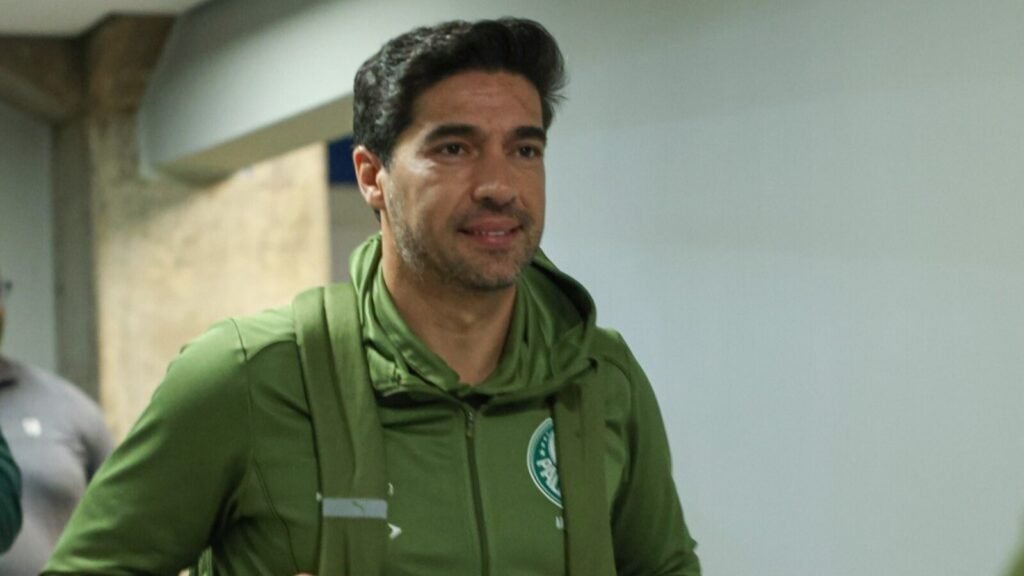 Palmeiras de Abel Ferreira perde para o Bahia e frustra tentativa de chegar ao primeiro lugar do Brasileirão Palmeiras de Abel Ferreira perde para o Bahia e frustra tentativa de chegar ao primeiro lugar do Brasileirão
