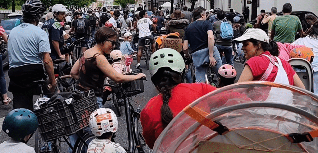 Kidical Mass retorna às ruas do Grande Porto para exigir cidades mais seguras para crianças Kidical Mass retorna às ruas do Grande Porto para exigir cidades mais seguras para crianças