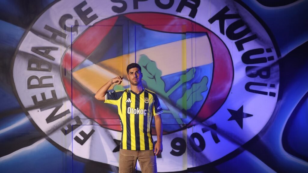 Marco Asensio é oficializado como reforço do Fenerbahçe e se junta a Kerem Aktürkoğlu na Turquia