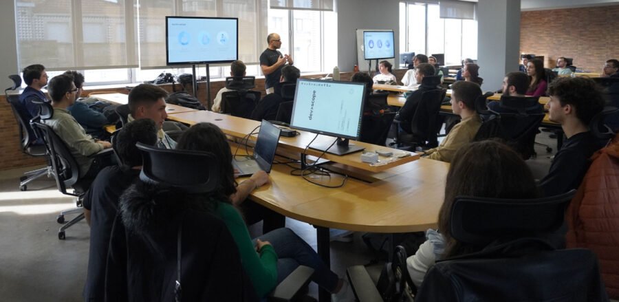 Cuidar Começa com Escutar Cuidar Começa com Escutar