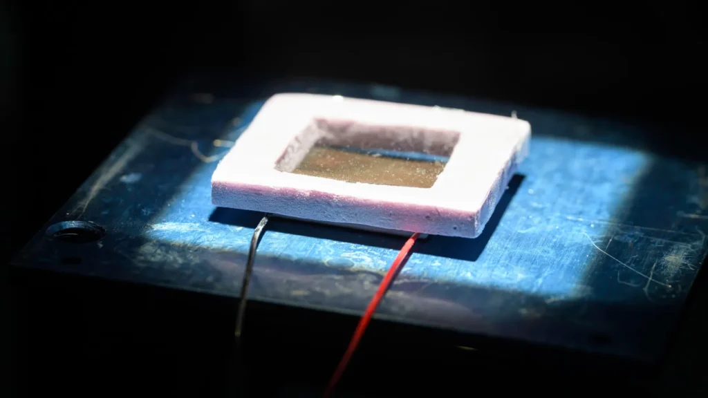 Cientistas potencializam a energia solar em 15x com tecnologia de metal negro Cientistas potencializam a energia solar em 15x com tecnologia de metal negro