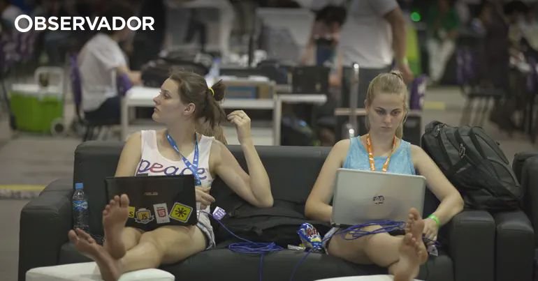 Human Rights Watch Elogia Brasil por Limitar Uso de Redes Sociais por Menores Human Rights Watch Elogia Brasil por Limitar Uso de Redes Sociais por Menores