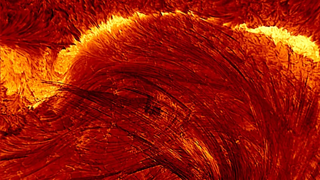 Novas imagens impressionantes: Os menores laços do Sol já vistos Novas imagens impressionantes: Os menores laços do Sol já vistos