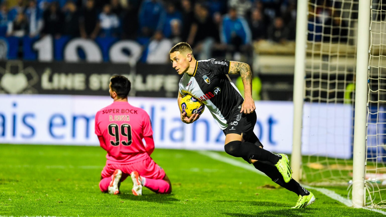 Bruno Duarte: “Talvez possamos surpreender e vencer o FC Porto Bruno Duarte: "Talvez possamos surpreender e vencer o FC Porto