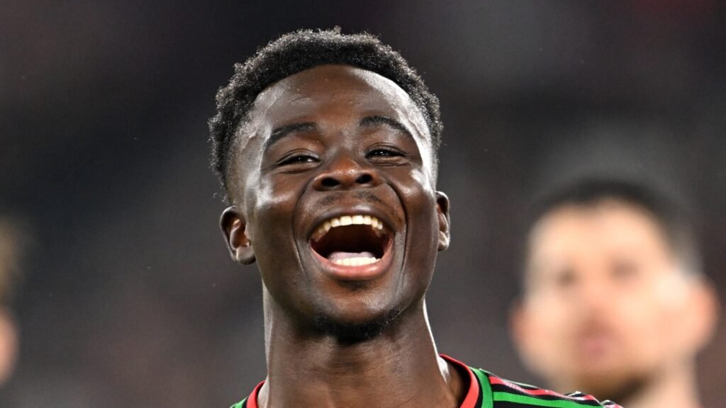 Thierry Henry Motiva Bukayo Saka com Mensagem Antes do Encontro Frente ao West Ham: «Acho que Quer que Eu Alcance o Mesmo que Ele» Thierry Henry Motiva Bukayo Saka com Mensagem Antes do Encontro Frente ao West Ham: «Acho que Quer que Eu Alcance o Mesmo que Ele»