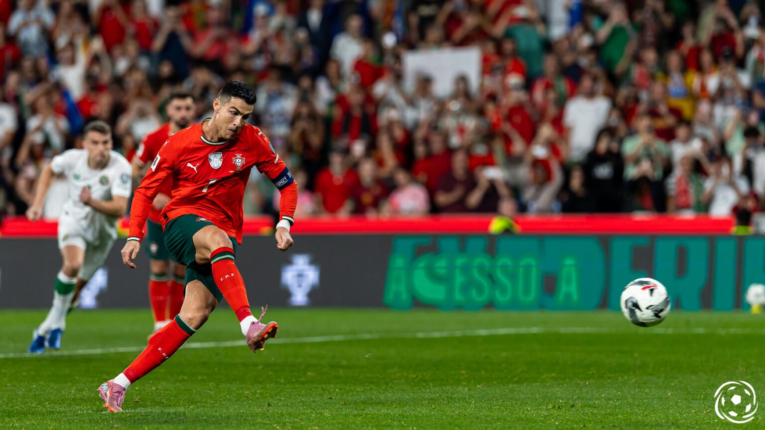 Cristiano Ronaldo falha penálti e envia mensagem após vitória sofrida de Portugal contra a Irlanda: «Vamos»