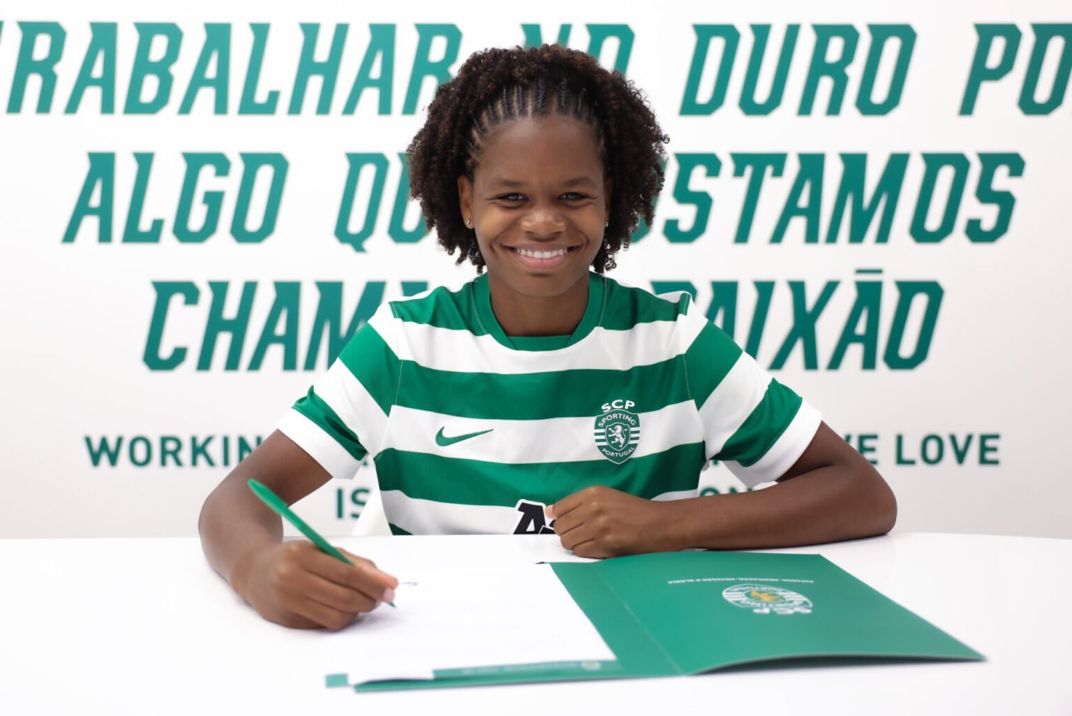 Maísa Correia renova com o Sporting até 2028 Maísa Correia renova com o Sporting até 2028