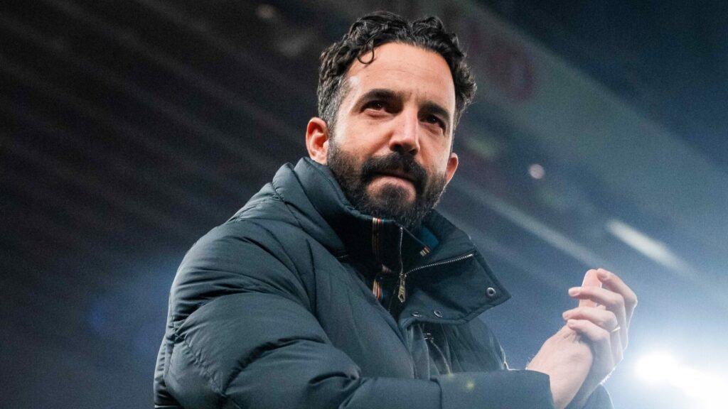 «Jimmy Floyd Hasselbaink compara Rubén Amorim a Jürgen Klopp e Mikel Arteta: A Flexibilidade é a Chave» «Jimmy Floyd Hasselbaink compara Rubén Amorim a Jürgen Klopp e Mikel Arteta: A Flexibilidade é a Chave»