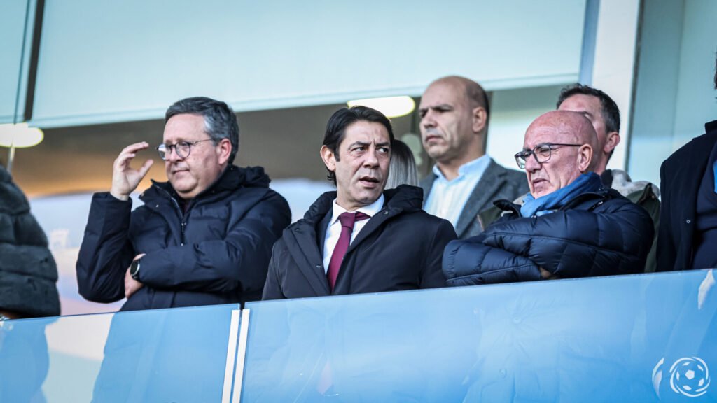 Rui Costa Analisa Derrota Pesada do Benfica Frente ao Newcastle Rui Costa pede apoio aos adeptos e apela por eleições fora do estádio no Benfica x Arouca