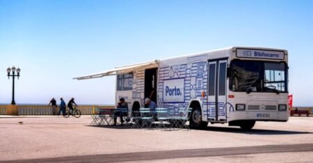 Os livros percorrem o Porto de carro até ao final de outubro