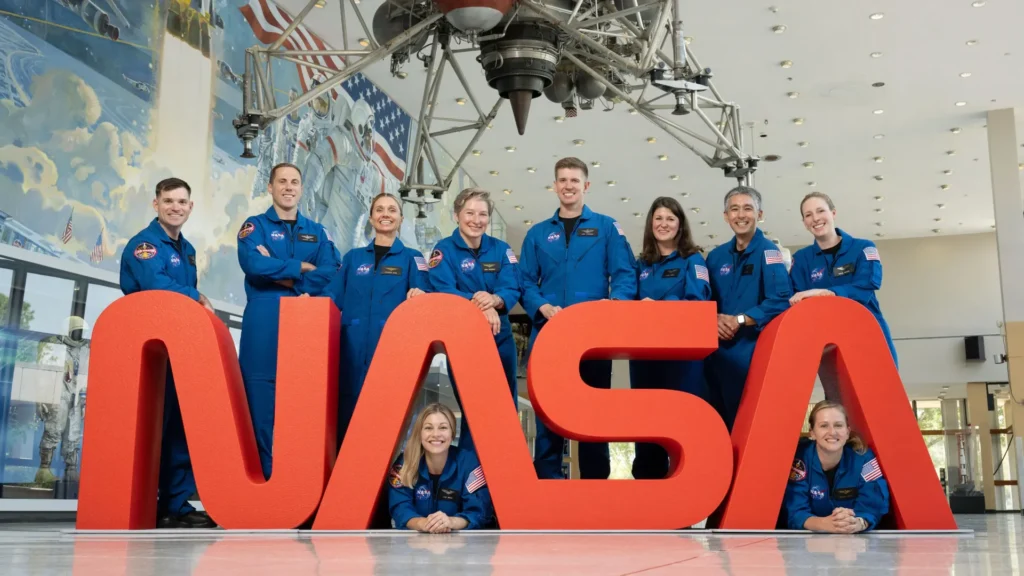 Os 10 candidatos a astronautas da NASA que derrotaram 8.000 concorrentes Os 10 candidatos a astronautas da NASA que derrotaram 8.000 concorrentes