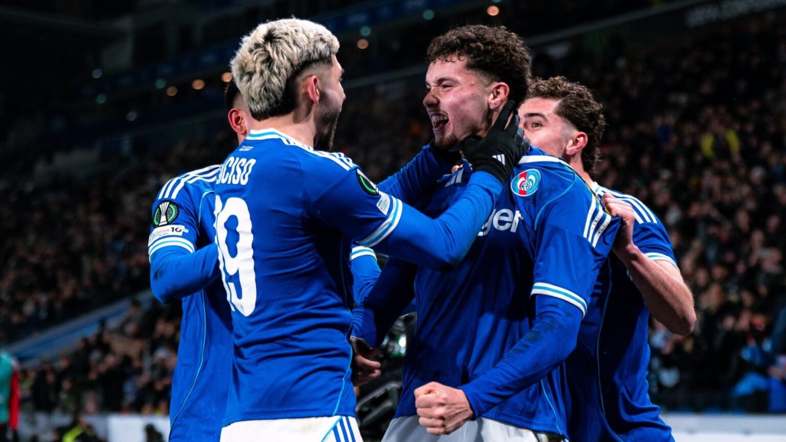 Estrasburgo Surpreende e Conquista Triunfo sobre o Crystal Palace: Resultados do Dia na Conference League