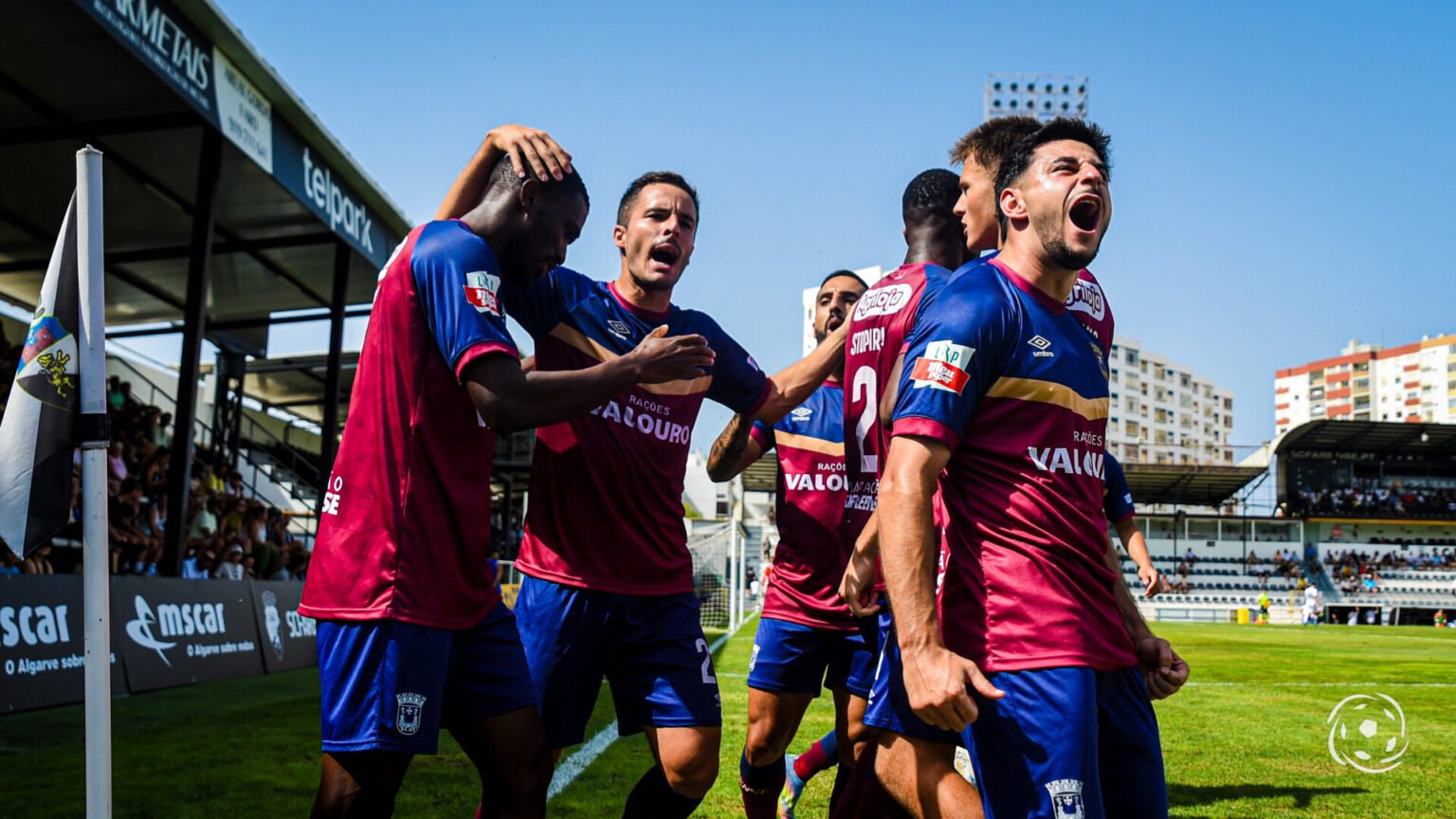 Torreense conquista segundo lugar da Segunda Liga e Académico Viseu protagoniza reviravolta com dez jogadores contra o Lusitânia Lourosa Torreense conquista segundo lugar da Segunda Liga e Académico Viseu protagoniza reviravolta com dez jogadores contra o Lusitânia Lourosa