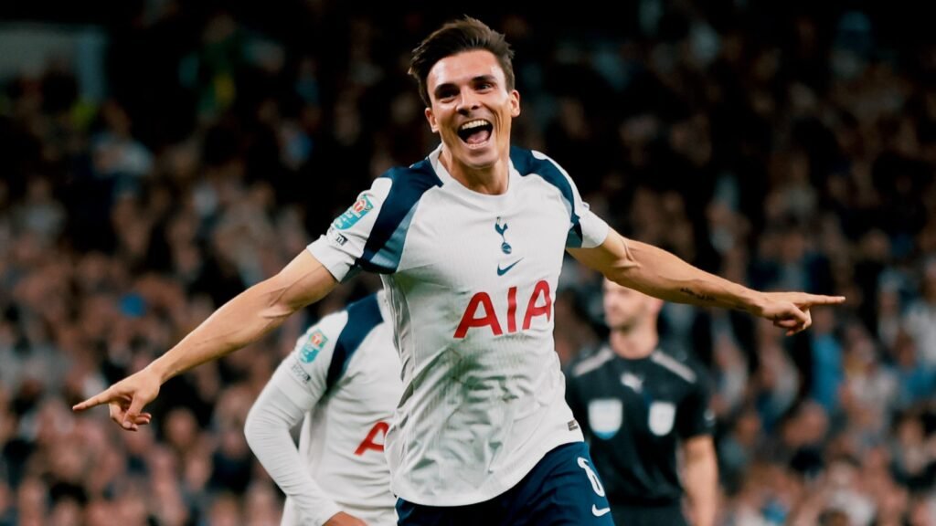 Thomas Frank elogia João Palhinha e discute futuro do internacional português no Tottenham: «Estamos muito felizes em todos os aspetos» Thomas Frank elogia João Palhinha e discute futuro do internacional português no Tottenham: «Estamos muito felizes em todos os aspetos»