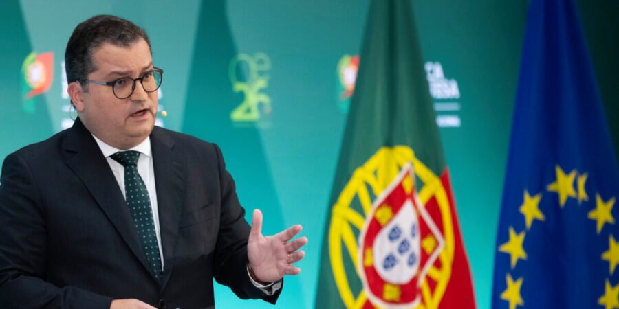 Atenção! Finanças alertam sobre conteúdos falsos envolvendo o ministro Miranda Sarmento Atenção! Finanças alertam sobre conteúdos falsos envolvendo o ministro Miranda Sarmento