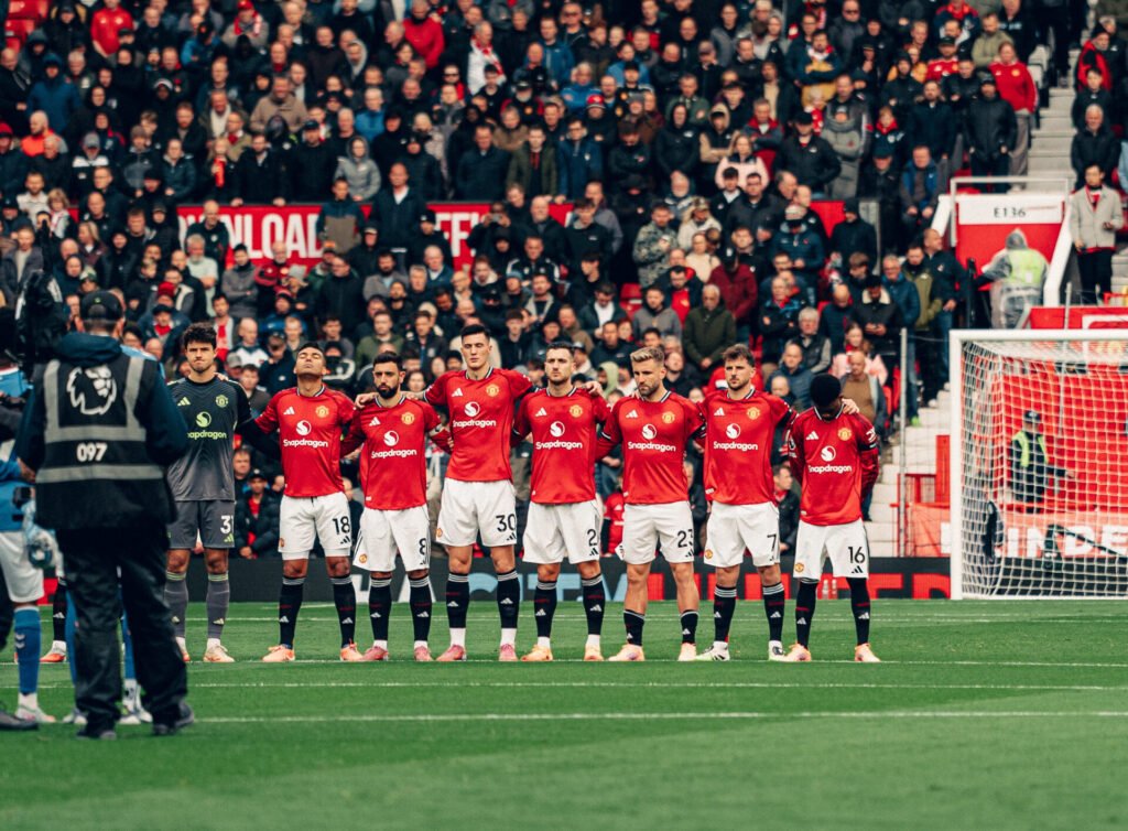 Manchester United de Ruben Amorim paga menos de 1 milhão de euros e novo médio chega a Inglaterra nos próximos dias