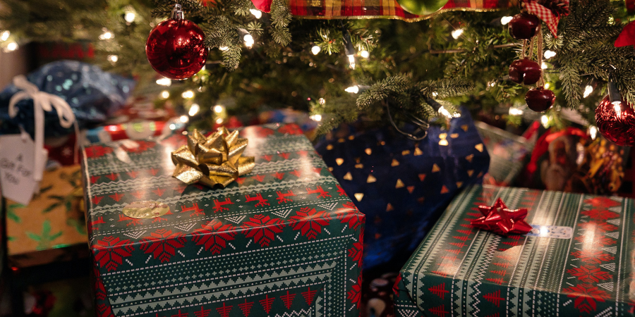 Apenas 1% dos Portugueses Deixa Compras de Natal para os Últimos Dias: 60% Vão Gastar Entre 100 e 300 Euros Apenas 1% dos Portugueses Deixa Compras de Natal para os Últimos Dias: 60% Vão Gastar Entre 100 e 300 Euros