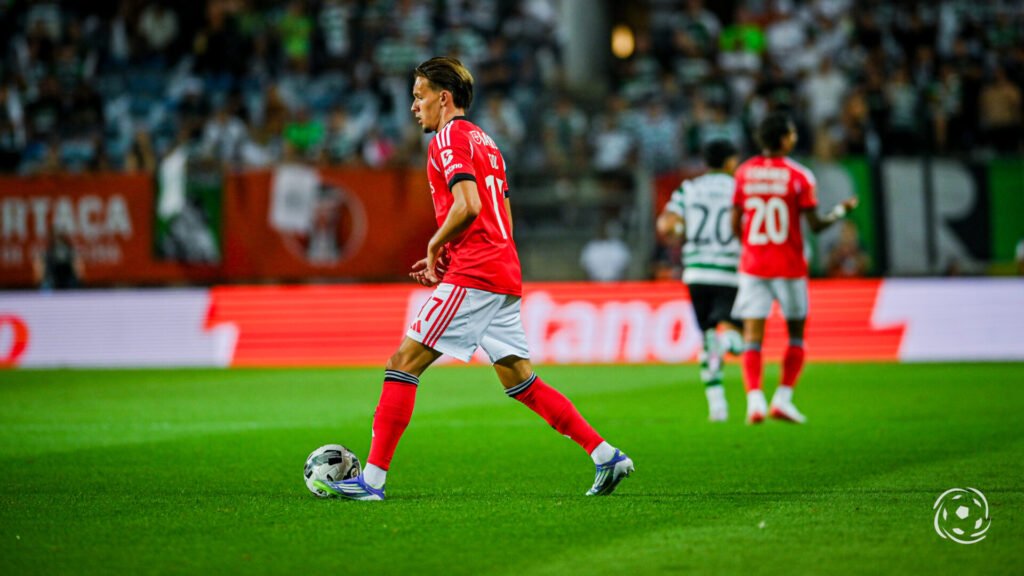 Amar Dedic Faltou ao Funeral da Avó para Jogar Ajax x Benfica e Recebeu Apoio dos Colegas