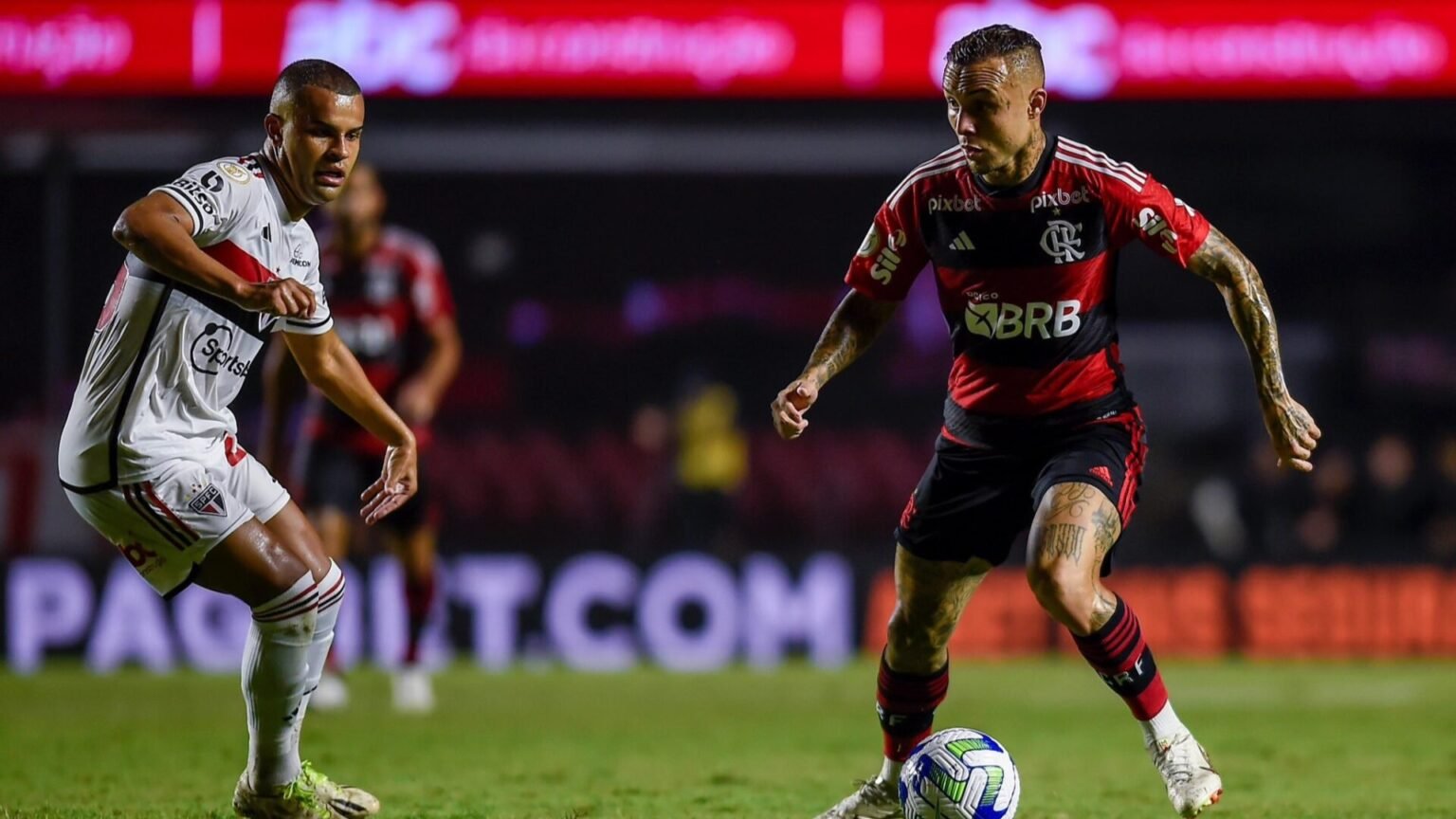 Everton Cebolinha pode deixar o Flamengo em breve