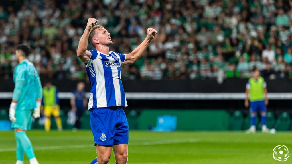 Francesco Farioli confirma pior cenário para Luuk de Jong Francesco Farioli confirma pior cenário para Luuk de Jong