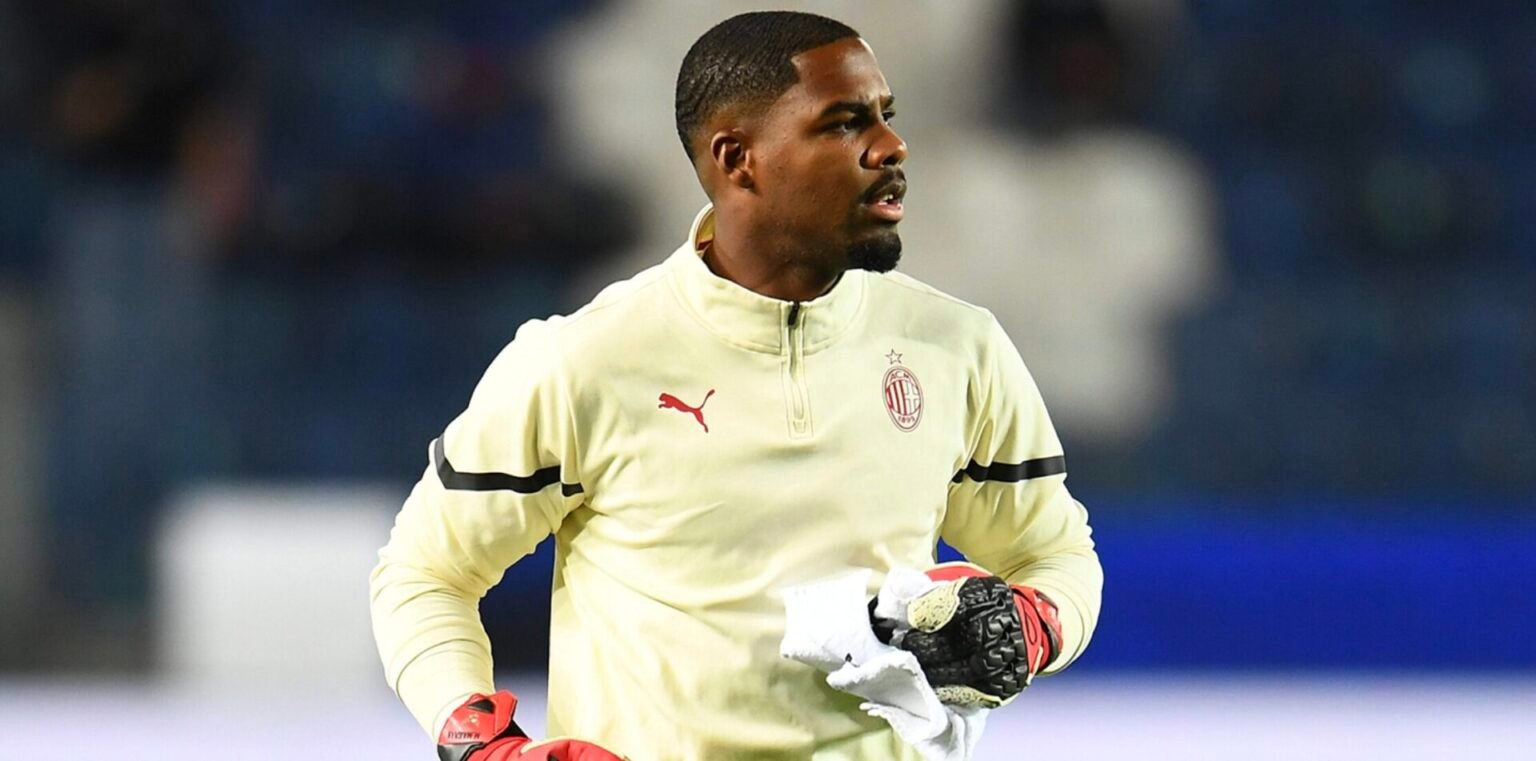 Mike Maignan prestes a definir seu futuro no AC Milan