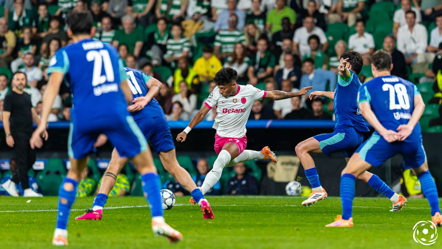 Tubarão Europeu Negocia Empréstimo de Alisson Santos com o Sporting