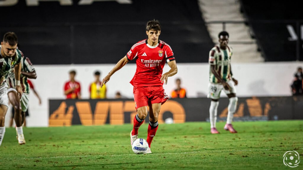 Benfica com alteração de última hora no onze inicial