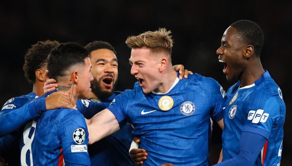 Chelsea contrata jovem inglês por cerca de 500 mil euros