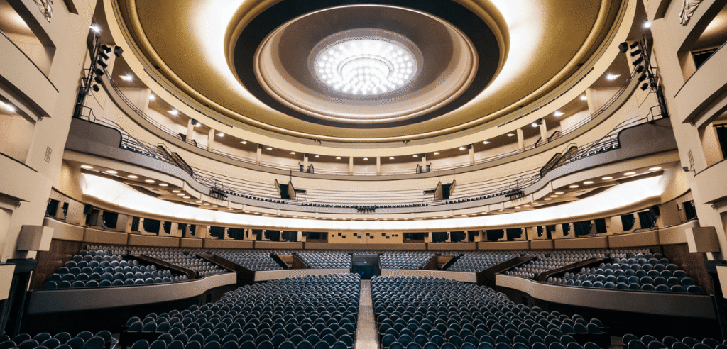 As 3 peças de teatro de comédia no Porto que você não pode perder em 2026