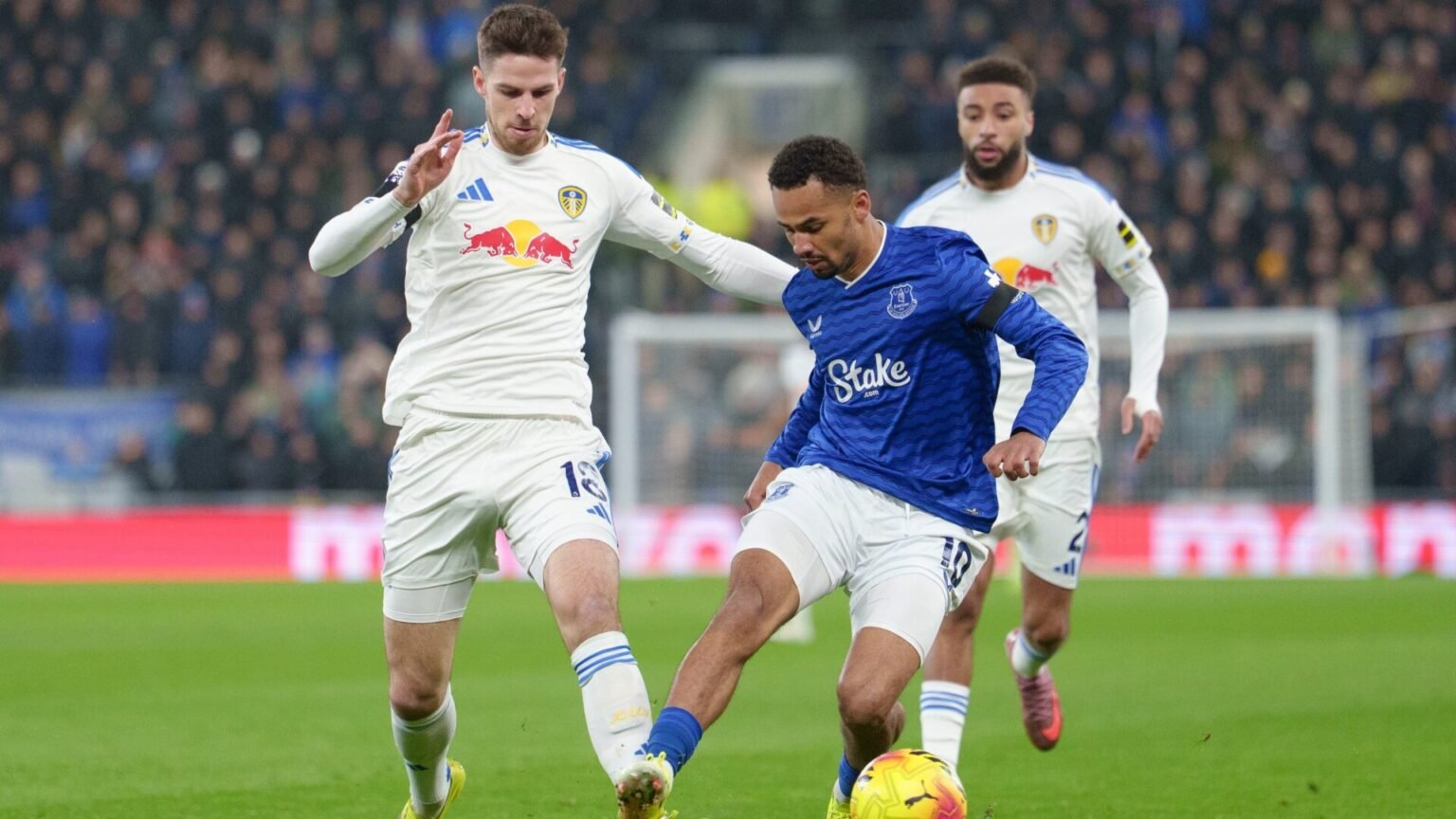 Everton e Leeds United empatam no encerramento da 23ª jornada da Premier League