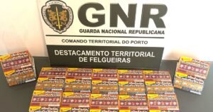 Jovem de 21 anos acusado de roubo de bilhetes de raspadinha em Paços de Ferreira Jovem de 21 anos acusado de roubo de bilhetes de raspadinha em Paços de Ferreira