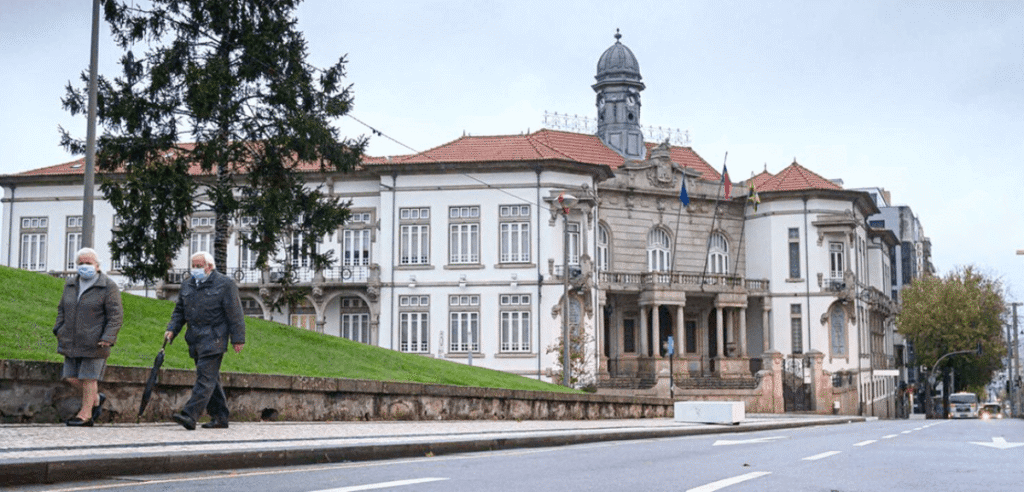 "O abandono que pode custar 10 milhões de euros nas ruas de Gaia"