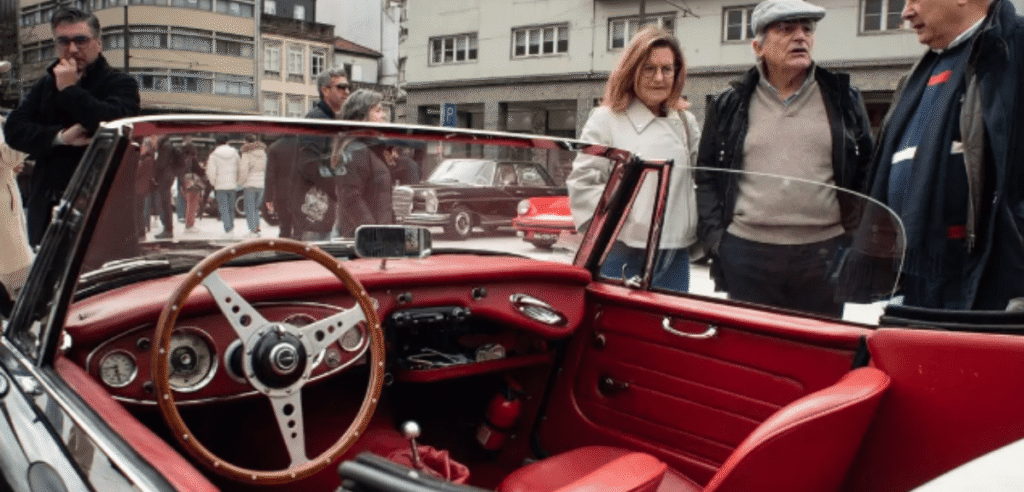 Um Carnaval Clássico Encantou os Fãs de Automóveis no Porto