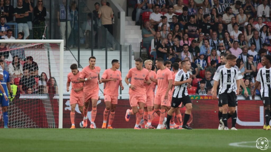 FC Porto tem 2 jogadores em risco de falhar Clássico contra Sporting se virem amarelo contra Casa Pia