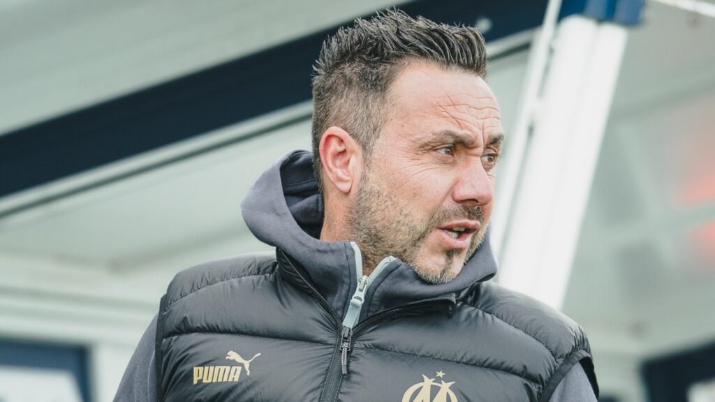 Roberto De Zerbi e a goleada pesada no PSG: «Quando muitos jogadores têm desempenho inadequado, nada a lamentar»