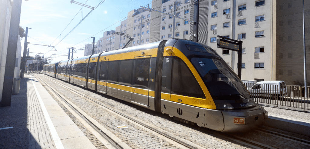 Linha Rubi pode gerar custos de 25 milhões para a Metro do Porto: Gaia ameaça cobrar taxas Linha Rubi pode gerar custos de 25 milhões para a Metro do Porto: Gaia ameaça cobrar taxas