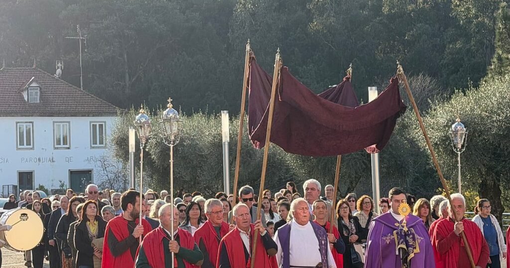 Caminhada retorna meio século depois em Arnoia Caminhada retorna meio século depois em Arnoia