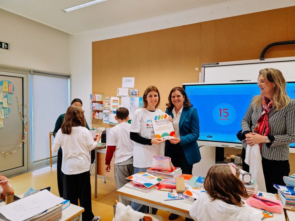 A turma do 3.&ordm; G da Escola B&aacute;sica da Mota conquistou o primeiro lugar municipal, destacando-se no projeto &ldquo;No Poupar Est&aacute; o Ganho&rdquo;.
