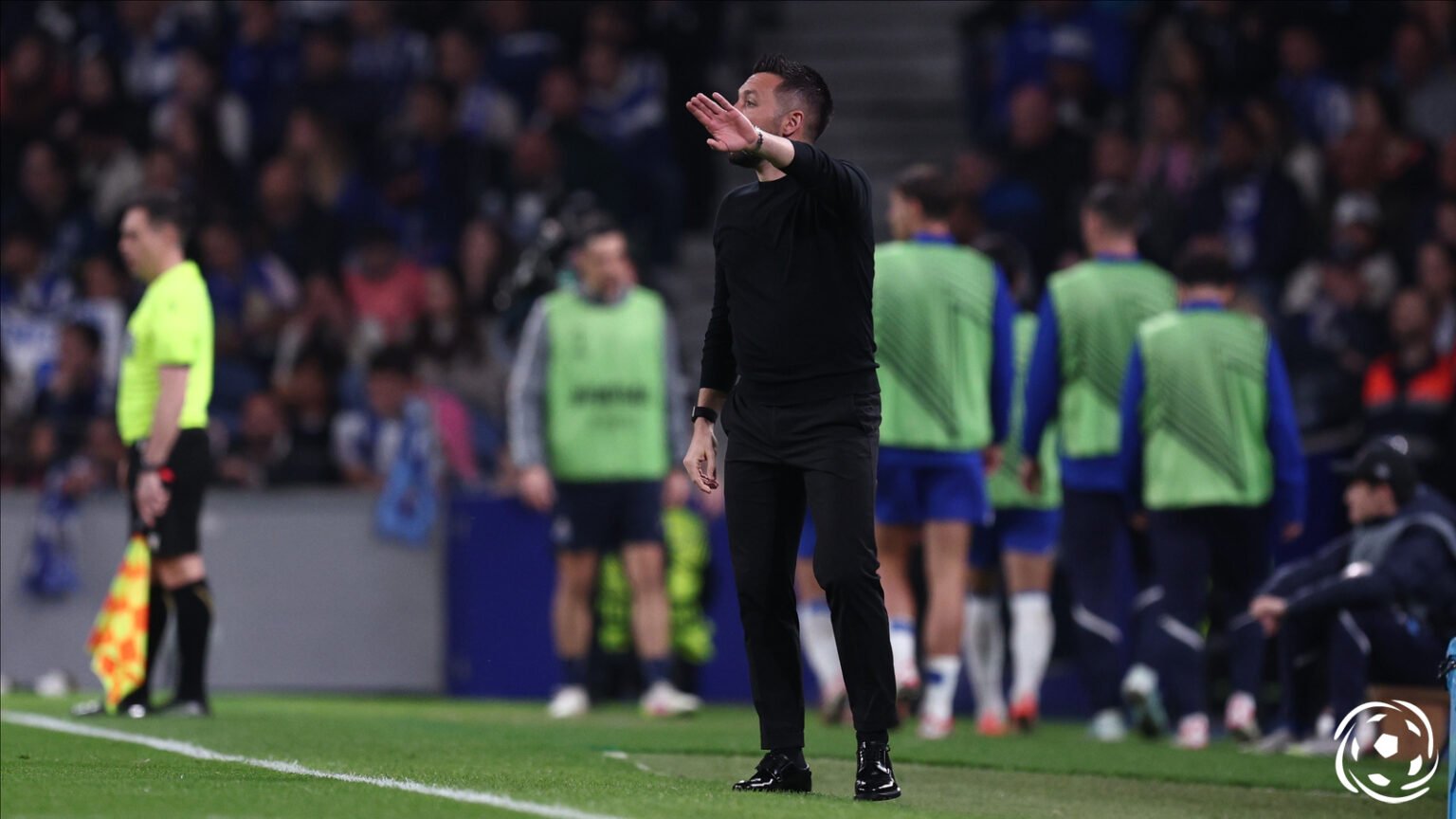 Francesco Farioli e a Exibição de Diogo Costa: A Melhor Forma de Celebrar a Memória de Silvino "Francesco Farioli e a Exibição de Diogo Costa: A Melhor Forma de Celebrar a Memória de Silvino"