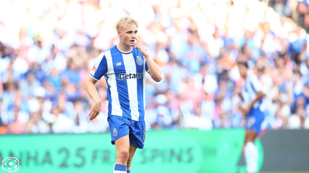 Victor Froholdt brilha com golaço pelo FC Porto e reflete: Tivemos dificuldades, mas devemos nos orgulhar das exibições Victor Froholdt brilha com golaço pelo FC Porto e reflete: «Tivemos dificuldades, mas devemos nos orgulhar das exibições»