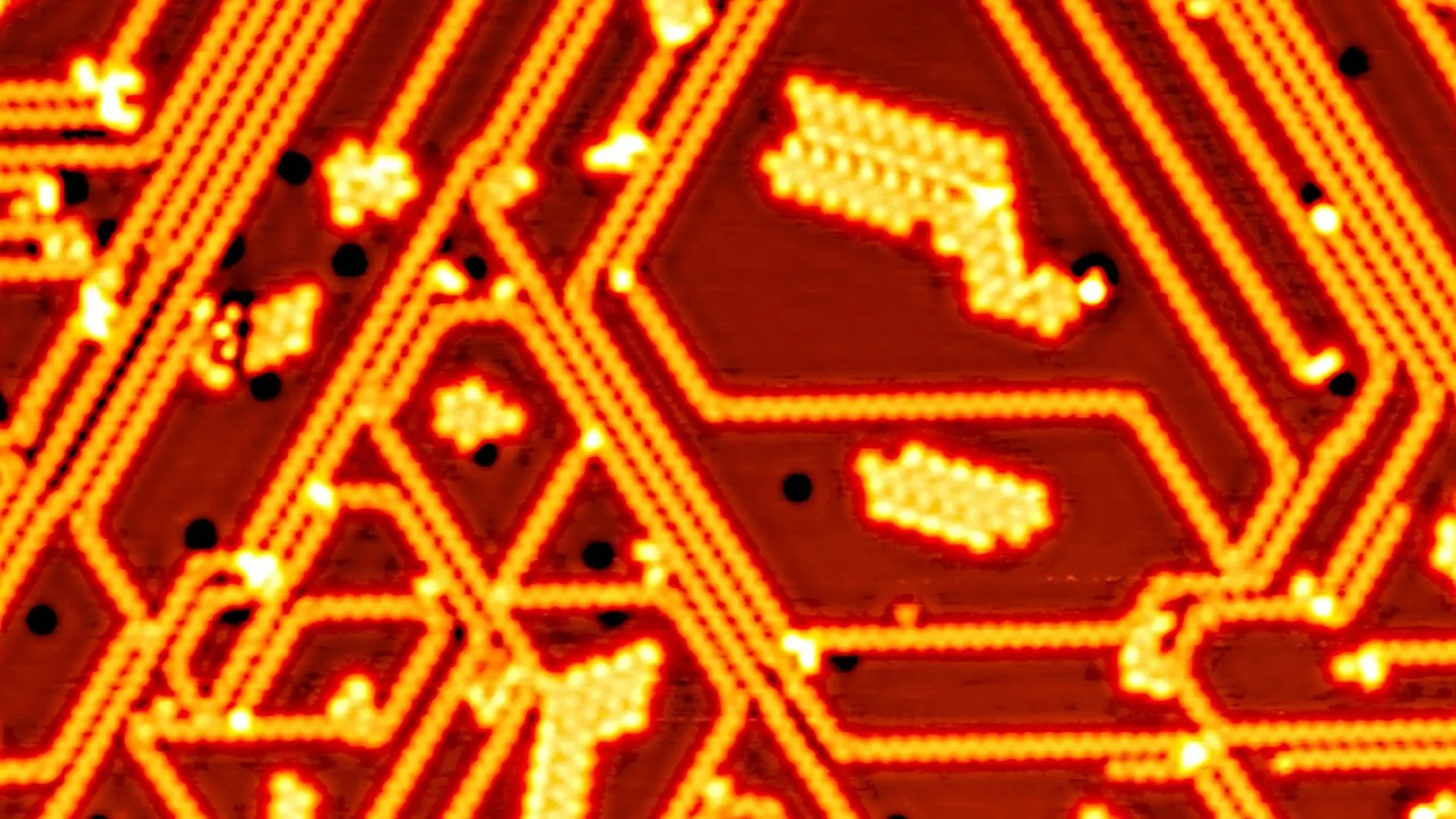Cientistas confirmam comportamento eletrônico unidimensional em cadeias de fósforo Cientistas confirmam comportamento eletrônico unidimensional em cadeias de fósforo